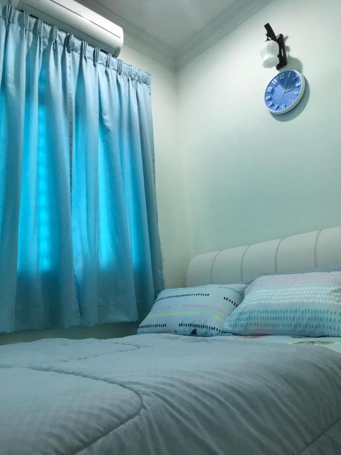 3r D'latania Senawang * Seremban