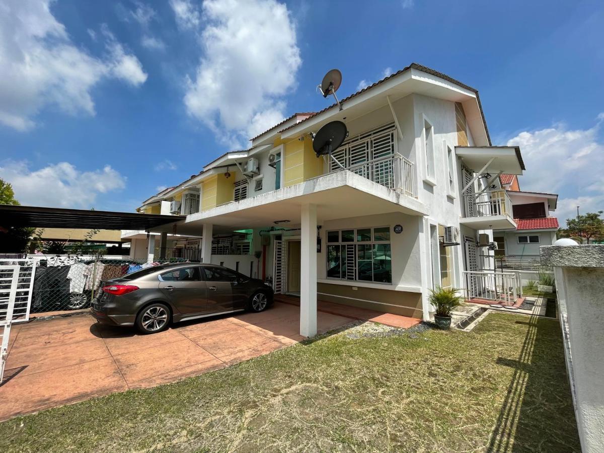 Taman percutian 3r D'latania Senawang